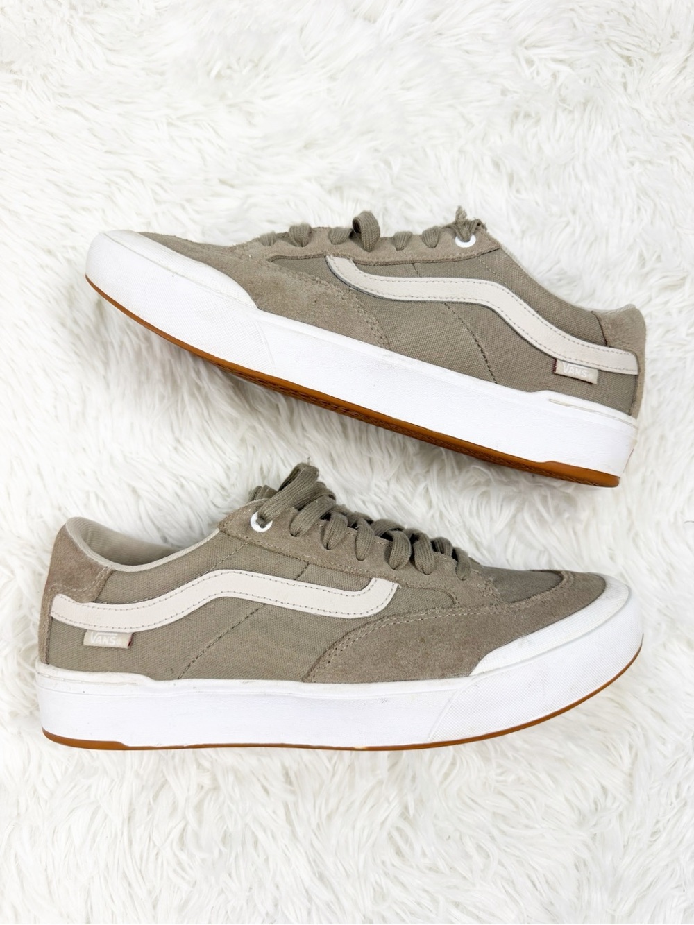 Vans Gilbert Crockett Pro Suede Canvas Sneakers Taupe Men’s 10.5